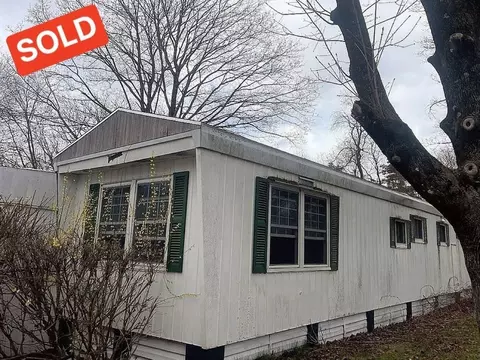 1237 Central St #L-5, Leominster, MA 01453