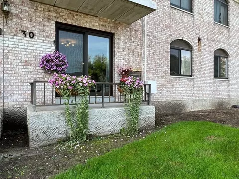 Exterior - 30 High St #101, Dedham, MA 02026 photo 2 of 8