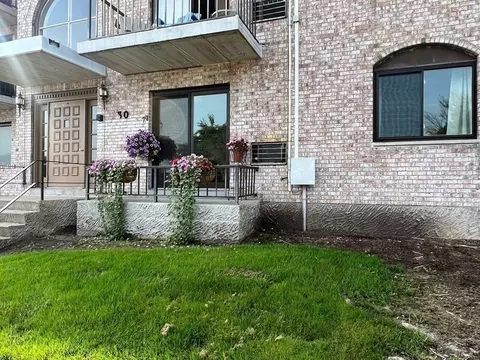 Exterior - 30 High St #101, Dedham, MA 02026 photo 4 of 8
