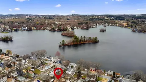 361 Lake Ave, Worcester, MA 01604