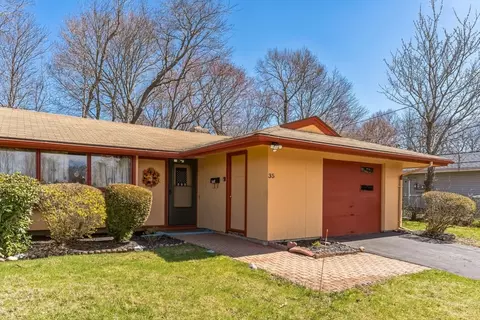 35 Raymond Rd, Brockton, MA 02301