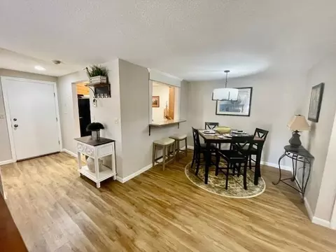 2 Marc Dr #2A4, Plymouth, MA 02360