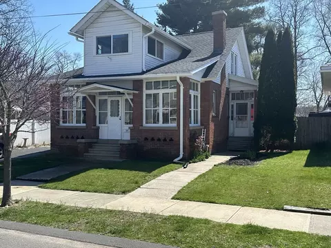 101 Skeele St, Chicopee, MA 01013