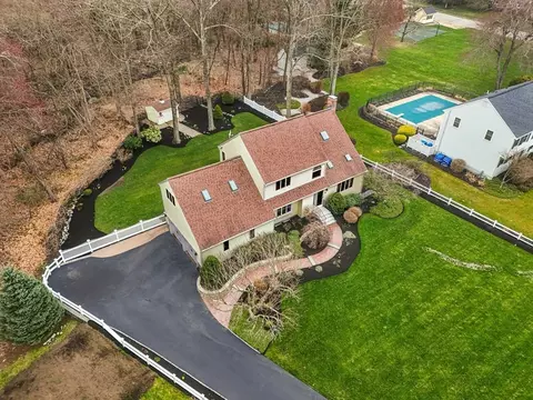 Exterior - 9 Berkeley Dr, Franklin, MA 02038 photo 5 of 13