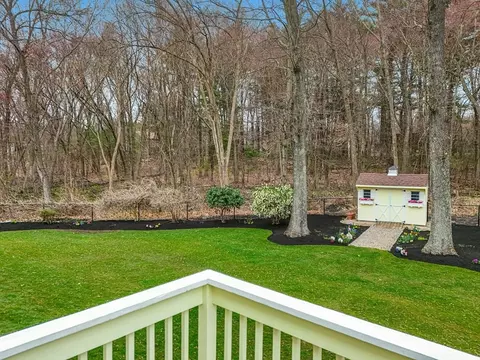 Exterior - 9 Berkeley Dr, Franklin, MA 02038 photo 11 of 13