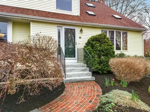 Exterior - 9 Berkeley Dr, Franklin, MA 02038 photo 3 of 13
