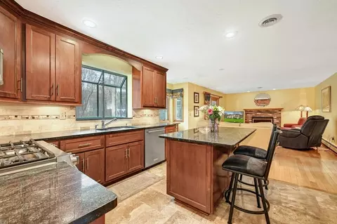 Kitchen - 9 Berkeley Dr, Franklin, MA 02038 photo 1 of 7