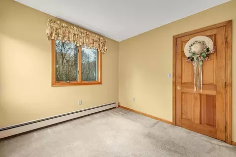 Bedroom - 9 Berkeley Dr, Franklin, MA 02038 photo 6 of 8