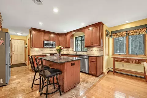 Kitchen - 9 Berkeley Dr, Franklin, MA 02038 photo 3 of 7