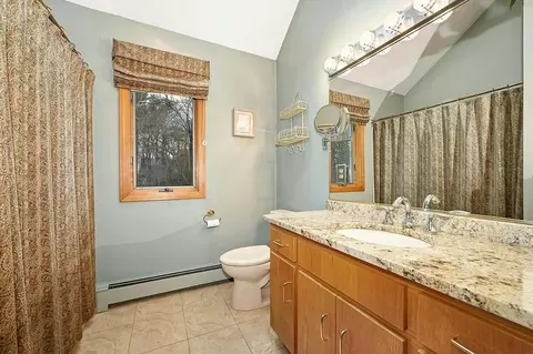 Bath - 9 Berkeley Dr, Franklin, MA 02038 photo 3 of 3