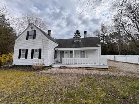 351 Main St, Barnstable, MA 02632
