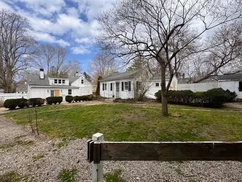 Exterior - 351 Main St, Barnstable, MA 02632 photo 10 of 13