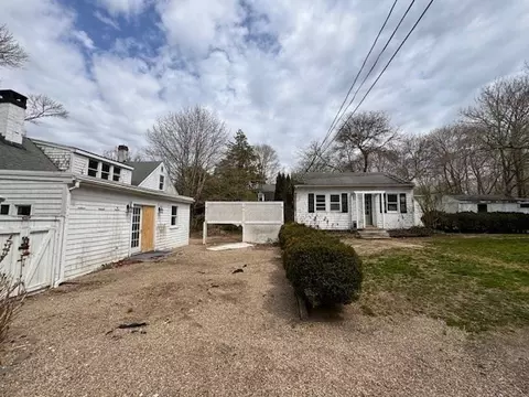Exterior - 351 Main St, Barnstable, MA 02632 photo 6 of 13