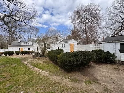 Exterior - 351 Main St, Barnstable, MA 02632 photo 9 of 13