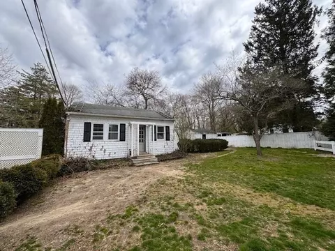 Exterior - 351 Main St, Barnstable, MA 02632 photo 8 of 13