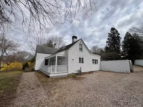 Exterior - 351 Main St, Barnstable, MA 02632 photo 11 of 13
