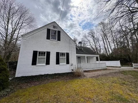 Exterior - 351 Main St, Barnstable, MA 02632 photo 4 of 13