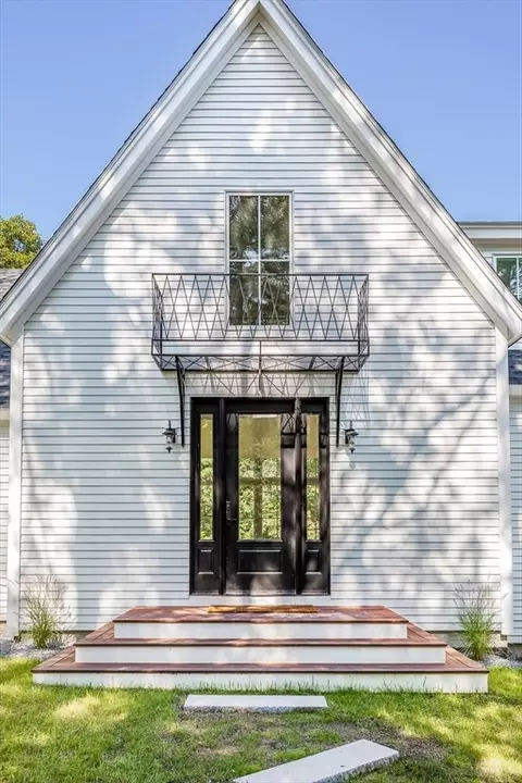Exterior - 36 Bennett St N, Gloucester, MA 01930 photo 4 of 9