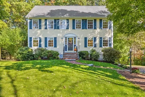 2 Pini Ter, Foxboro, MA 02035