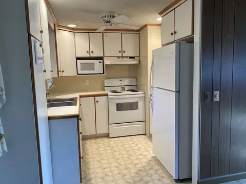 Kitchen - 53 Aldrew Ter, Springfield, MA 01119 photo 1 of 3