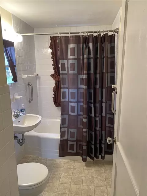 Bath - 53 Aldrew Ter, Springfield, MA 01119 photo 1 of 2