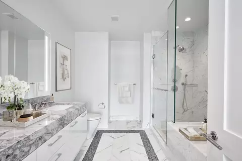 Bath - 240 Devonshire St #4304, Boston, MA 02110 photo 1 of 2