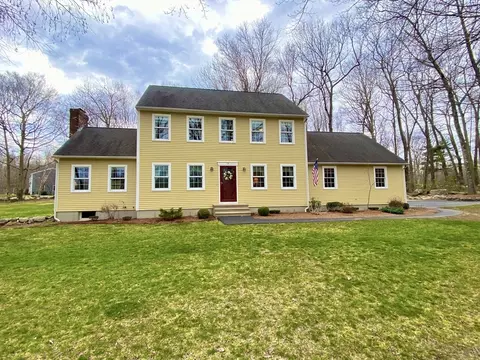 4 Leela Ln, Leicester, MA 01542