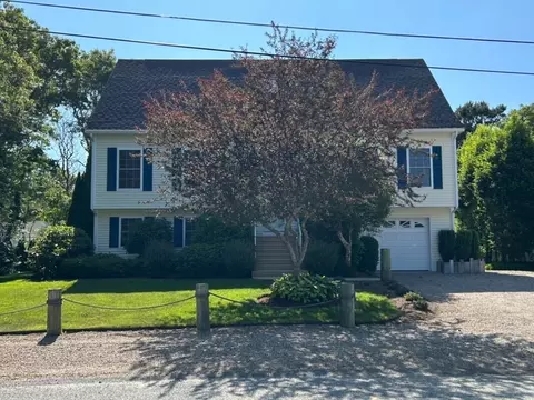 15 Lyndale, Yarmouth, MA 02664