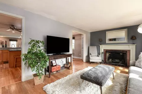 Living - 89 Edwardel Rd, Needham, MA 02492 photo 2 of 10