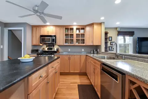 Kitchen - 89 Edwardel Rd, Needham, MA 02492 photo 3 of 5