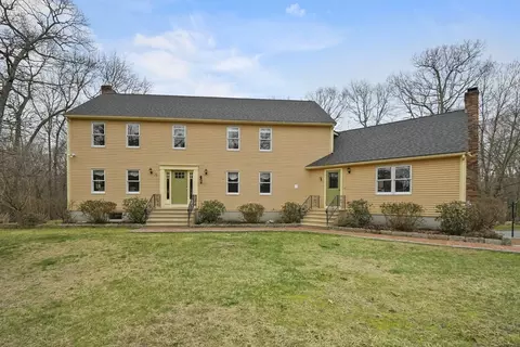 151 Heights Of Hill St, Northbridge, MA 01588