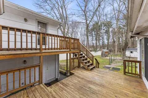 Exterior - 31 Sunset Dr, Raynham, MA 02767 photo 4 of 7