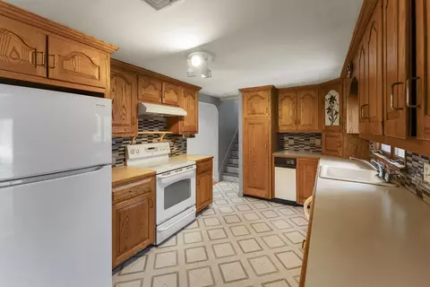 Kitchen - 31 Sunset Dr, Raynham, MA 02767 photo 2 of 3