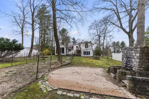 Exterior - 31 Sunset Dr, Raynham, MA 02767 photo 5 of 7