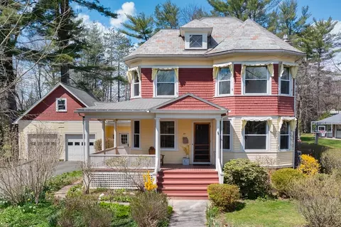 24 Massasoit St, Northampton, MA 01060