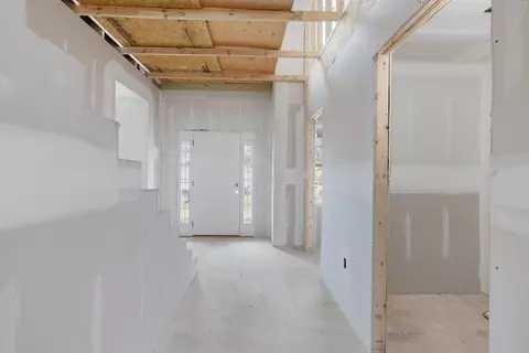 Entry Way - 197 Saint Louis, Woonsocket, RI 02895 photo 1 of 3