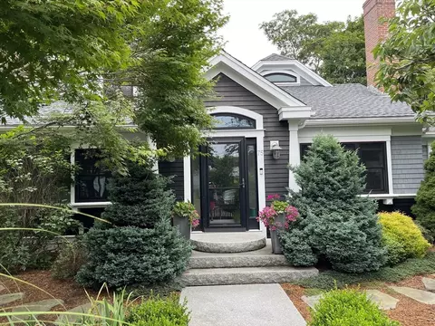 75 Franklin St, Provincetown, MA 02657