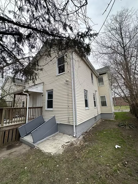 Exterior - 51 Monroe St, Springfield, MA 01109 photo 4 of 8