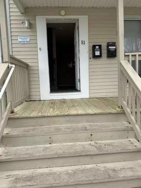 Exterior - 51 Monroe St, Springfield, MA 01109 photo 6 of 8