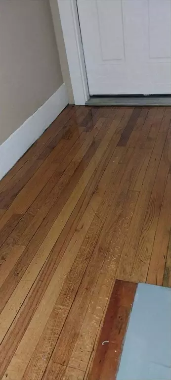 Living - 51 Monroe St, Springfield, MA 01109 photo 1 of 2