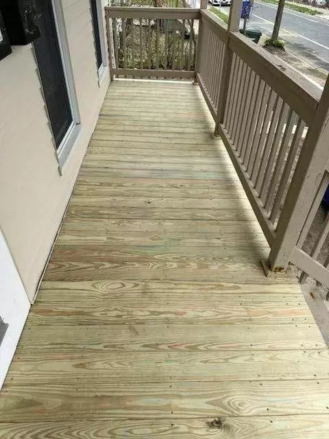 Exterior - 51 Monroe St, Springfield, MA 01109 photo 7 of 8