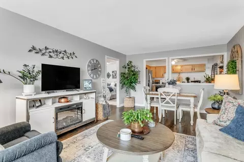 Living - 112 Andersen Rd #112, Chicopee, MA 01022 photo 5 of 5