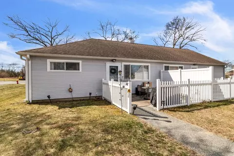 Exterior - 112 Andersen Rd #112, Chicopee, MA 01022 photo 2 of 7