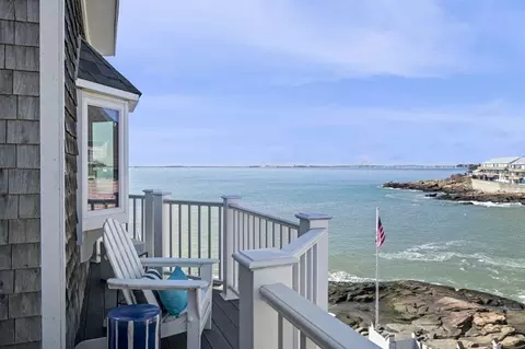 20 Rollins Ave, Nahant, MA 01908