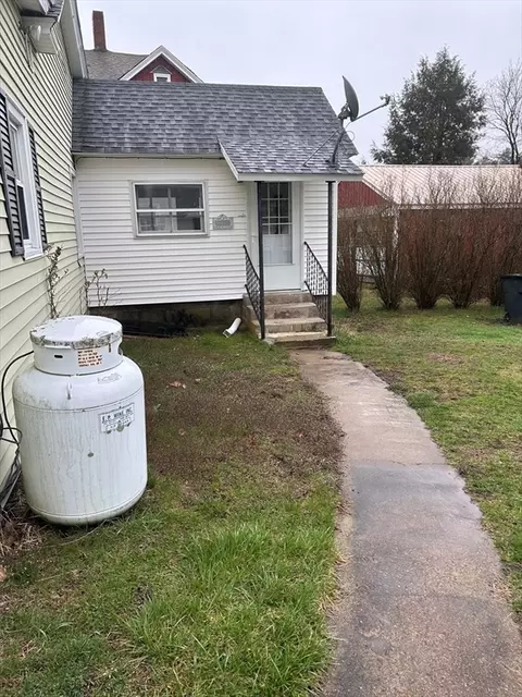 Exterior - 168 Pine St, Hardwick, MA 01037 photo 2 of 5