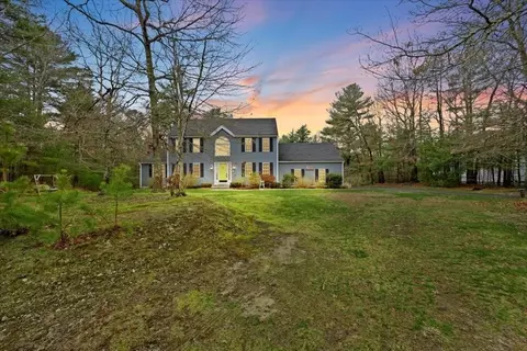 56 Sherwood Ln, Lakeville, MA 02347