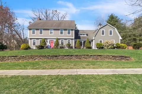32 Sturbridge Ln, East Longmeadow, MA 01028