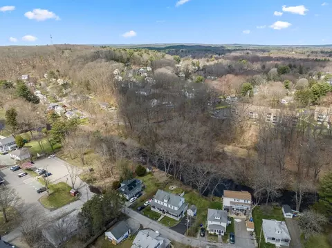 View/Area - 5 Riverbank Rd #5, Maynard, MA 01754 photo 2 of 3