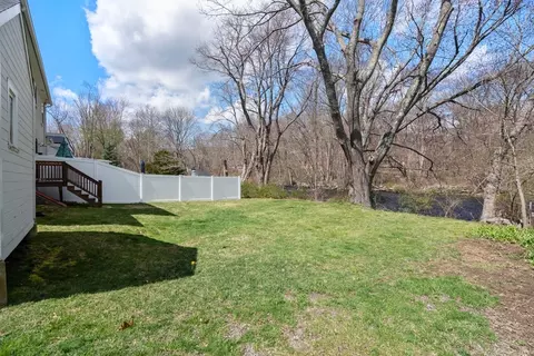 Exterior - 5 Riverbank Rd #5, Maynard, MA 01754 photo 5 of 11