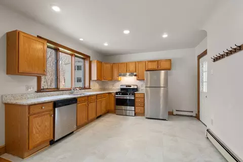 Kitchen - 5 Riverbank Rd #5, Maynard, MA 01754 photo 3 of 4